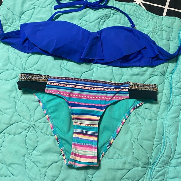 Strapless ruffle bikini w/stripe bottoms Sz sm - Picture 12 of 13